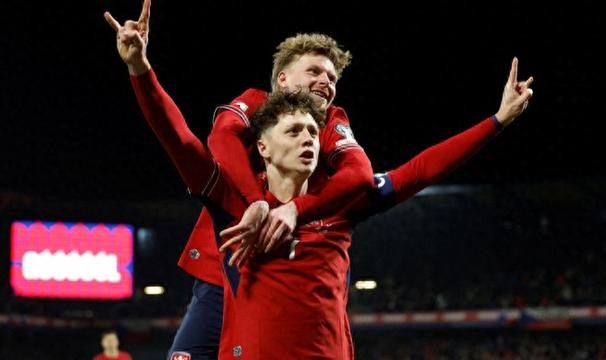 开云网页版-铁血伊拉克队抢到最后一张门票，美加墨世界杯 48 强全部出炉，你看好谁？|决赛|附加赛|刚果|世界杯预选赛|墨西哥足球队_新浪新闻