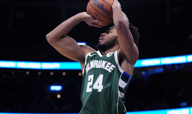 卡梅隆·托马斯过去5场场均仅7.4分 命中率25.6% 三分16.7%