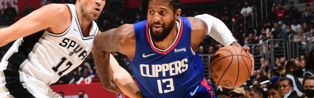 开云入口-洛城双雄处境截然不同 湖人混沌快艇逼近西部前四