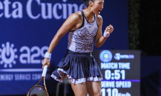 郑钦文从“小”做起 新教练能否带来WTA巡回赛首冠？