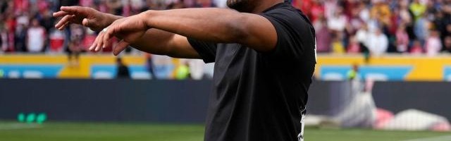 开云官网-孔帕尼：不管拿过多少冠军，都要像第一次那样庆祝