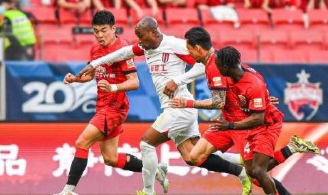 开云网页版-罗慕洛伤退冯卓毅红牌 蓉城最低控球率破海港金身