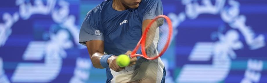 ATP迪拜站：张之臻0-2不敌阿利亚西姆 止步首轮