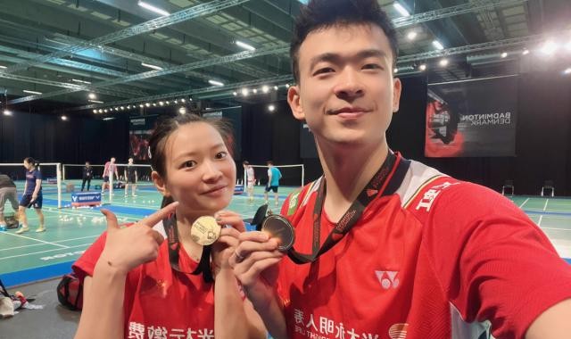 开云服务-石宇奇力克李梓嘉问鼎男单 国羽4金2银收官丹麦赛