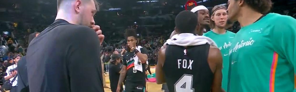 开云入口-湖马大战赛后爆发大规模冲突！范德比尔特与索汉口角升级直接戳脸