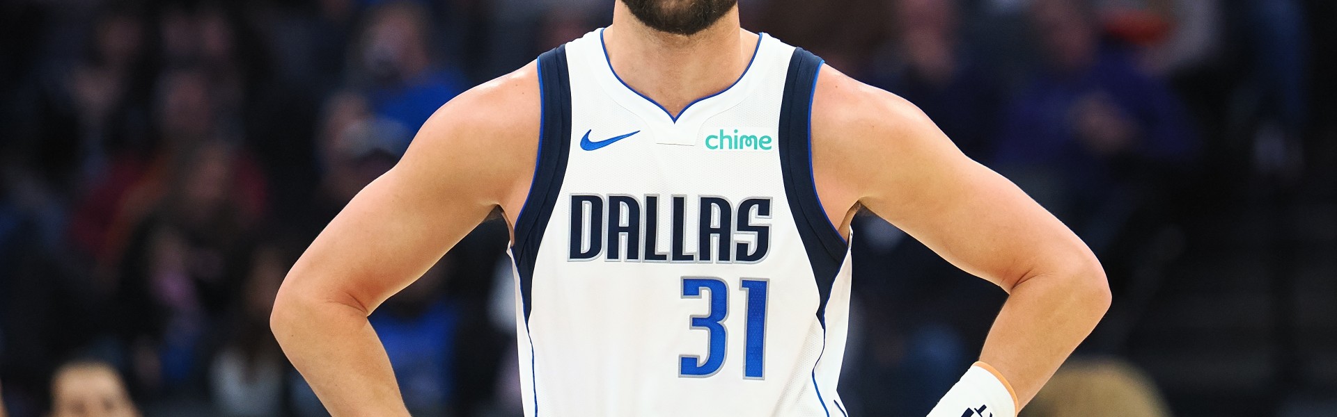 开云服务-今天打得很不错！克莱半场8中4&amp;三分6中3贡献12分2板5助