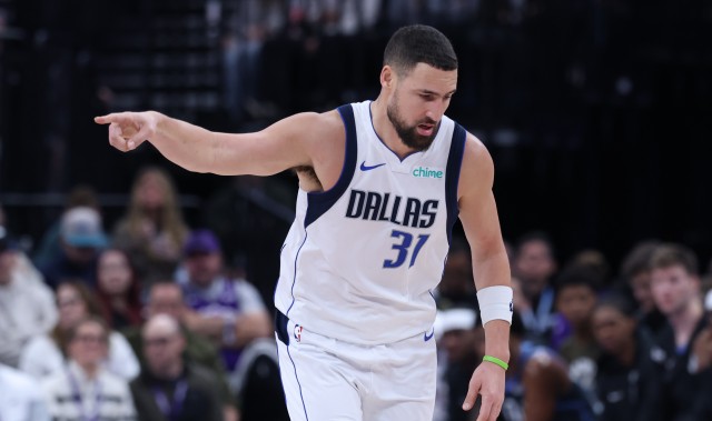 开云网页版-🎯克莱命中生涯第2800记三分 历史第5位&amp;距离超越利拉德还差5记