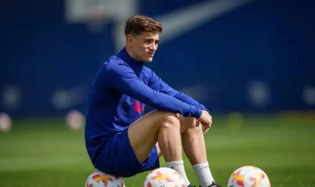 开云网页版-马卡：加维开始进行场地训练，约10天后将重新随队训练