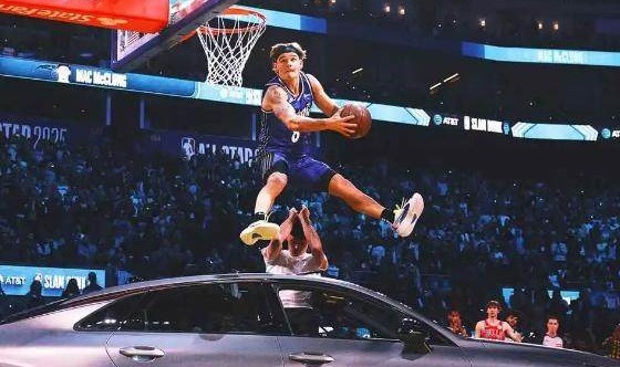 【现场】全明星暂停长达2.5小时 赛制改革引发争议