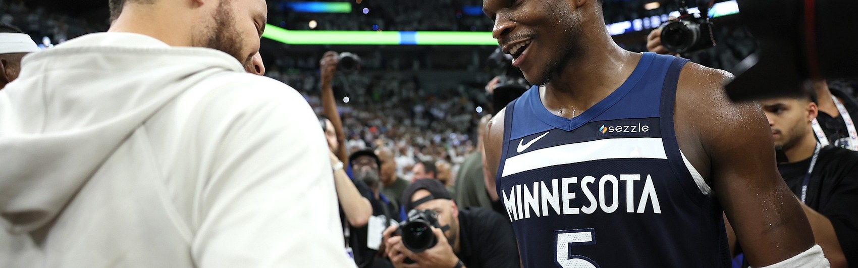 开云网页版-爱德华兹：库里是我兄弟&amp;我爱他的一切 他是最伟大控卫 不太懂rap