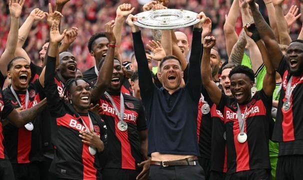 开云服务-秦游夏：不败夺冠永载史册，勒沃库森冲向不败三冠